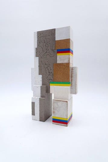 Wxyz (1980) - sculptuur, 322-1 - 246 mm - Hout, beton -