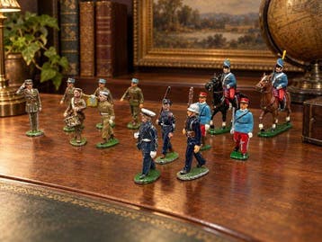 . - Speelgoed figuur Verzameling van 13 vintage tinnen, Nieuw