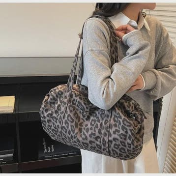 Ruime Canvas Schoudertas met Luipaardprint - Stijlvolle Tote