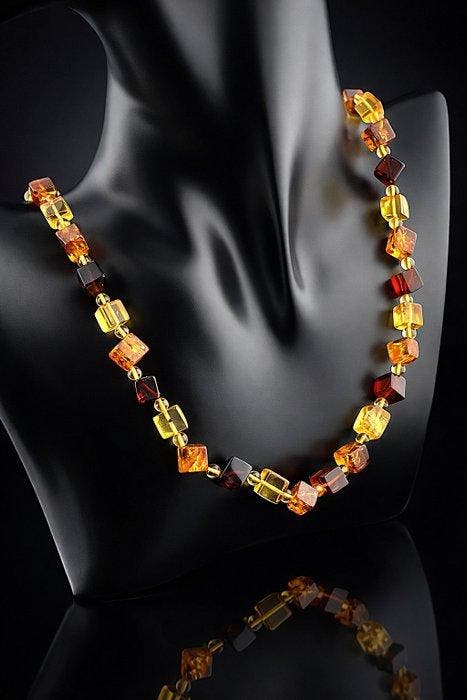 Barnsteen - Baltic Amber Contemporary Necklace – Geometric, Verzamelen, Mineralen en Fossielen