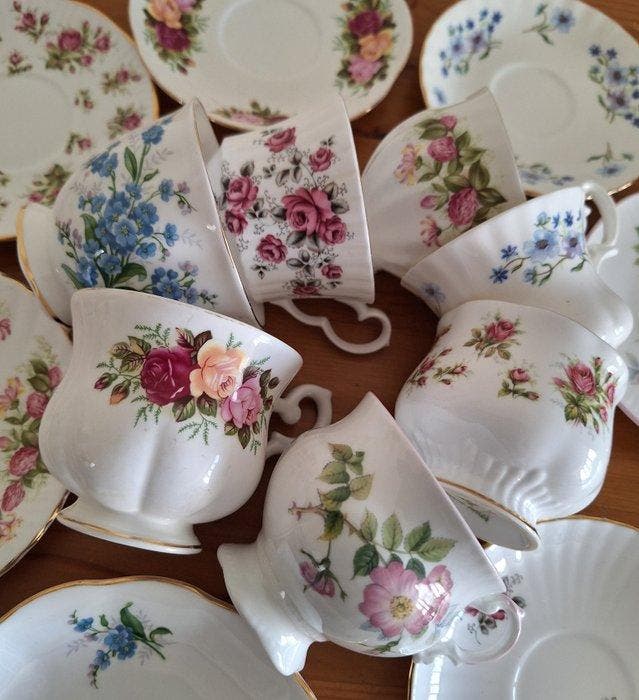 Royal Albert, Queens, Elizabethan - Kop en schotel (14) -, Antiek en Kunst, Antiek | Meubels | Tafels