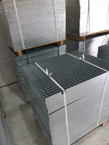 Looproosters verzinkt | mazen 33*33 mm - thermisch verzinkt, Doe-het-zelf en Verbouw, Metalen, Ophalen of Verzenden, Nieuw, IJzer