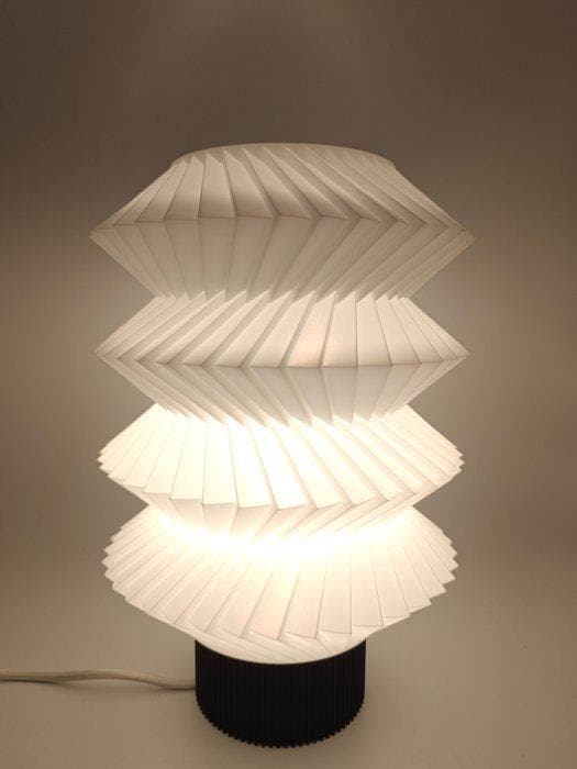 Lumovim - Bureaulamp - Singapore - biopolymeer, Antiek en Kunst, Kunst | Designobjecten