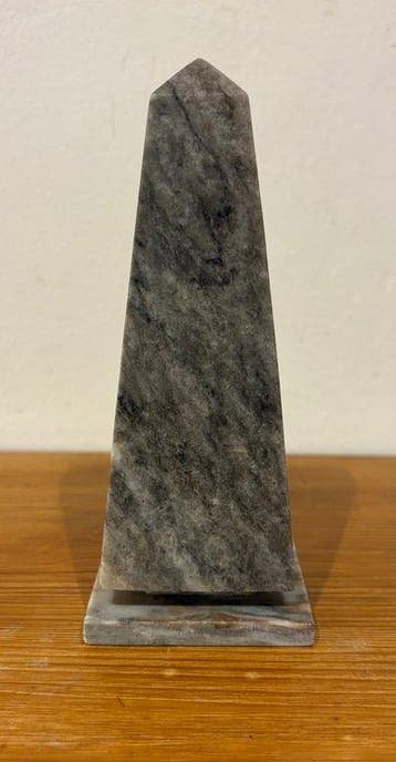 sculptuur, Precioso obelisco mármol - 15.5 cm - Marmer