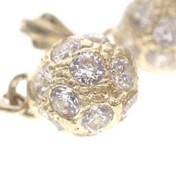 Gouden oorbellen met zirconia stenen, Gebruikt, Ophalen of Verzenden, Met edelsteen, Goud