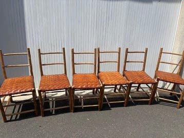 Stoel - Leder, Hout - Set van zes stoelen van massief hout, Antiek en Kunst