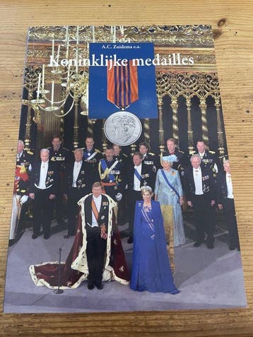 Koninklijke medailles - A.C. Zuidema 9789070024000, Boeken, Verzenden, Zo goed als nieuw, A.C. Zuidema