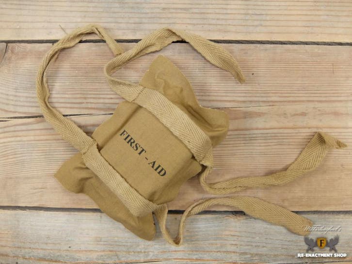 Replica US WO2 Para first aid kit, Verzamelen, Militaria | Tweede Wereldoorlog, Luchtmacht, Amerika, Ophalen of Verzenden