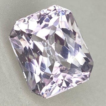 Zonder minimumprijs Kunziet - 8.70 ct - nternational Colored, Nieuw