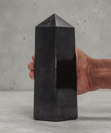 Imperial Zwarte Toermalijn Obelisk 195 mm – Premium
