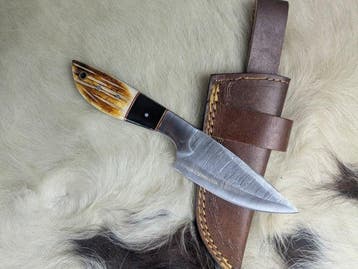 Z7 Artisan Damascus Knife – Hand-Forged Blade with Exotic