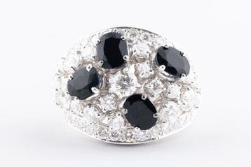 Ring - 18 karaat Witgoud - 6.05ct. tw. Saffier - Diamant, Nieuw