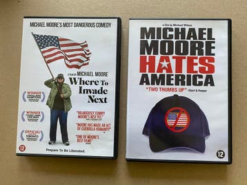 2 DVDs - 1 documentaire van + 1 satire over Michael Moore, Vanaf 12 jaar, Ophalen of Verzenden, Zo goed als nieuw, Politiek of Geschiedenis