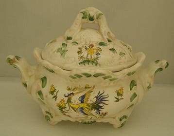 Moustiers - Tureen - Keramiek, Aardewerk, Glazuur -