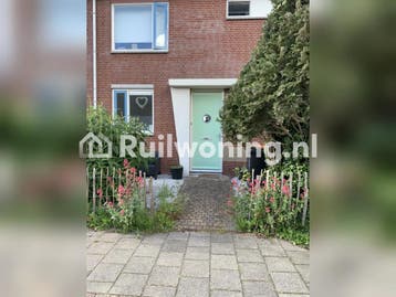 Jullie naar Oostzaan, wij naar Castricum of Heemskerk!, Amsterdam