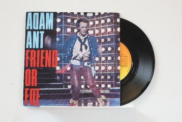 vinyl single 7 inch - Adam Ant - Friend Or Foe, Verzenden, Zo goed als nieuw, 7 inch, Rock en Metal