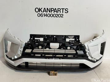 Mitshubishi Eclips Cross Voorbumper 6400H717ZZ, Ophalen, Gebruikt, Voor, Bumper