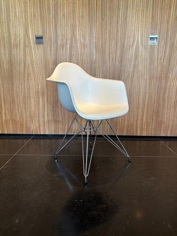 Vitra - Charles & Ray Eames - Stoel - DAR - Staal,