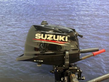 “Suzuki 6 pk buitenboordmotor | Nieuwstaat, 5 tot 10 pk, Viertaktmotor, Ophalen of Verzenden, Zo goed als nieuw