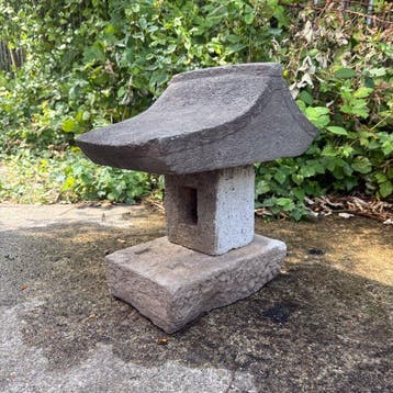 drie-delige wegkapel - stenen granulaat - Japan - Shwa