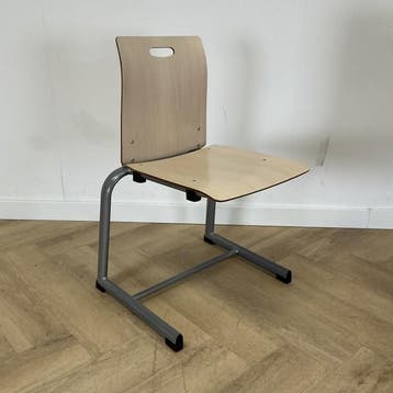 ahrend schoolstoel - stapelstoel, zithoogte 45 cm, ahorn, Huis en Inrichting, Stoelen, Ophalen of Verzenden, Gebruikt, Hout, Eén