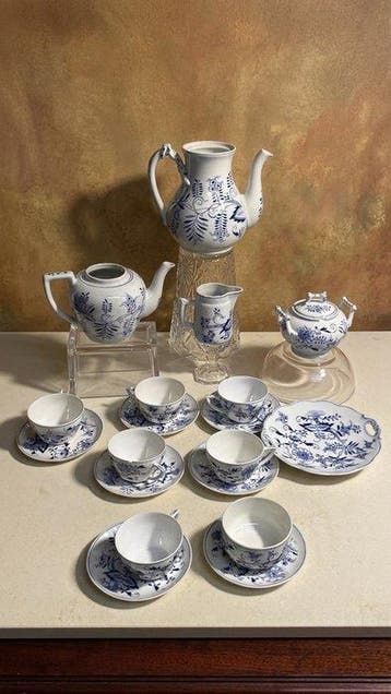 Louis Regout - Koffie- en theeservies (13) - Zwiebelmuster -
