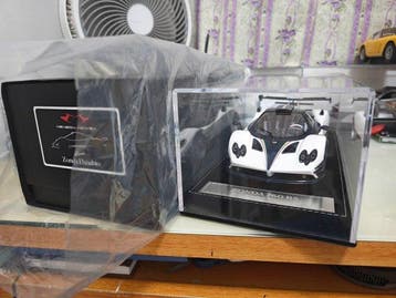 Henson & Heaven 1:18 - Modelauto - Very rare spec Pagani, Nieuw