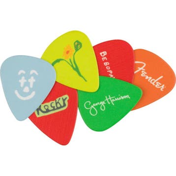 Fender George Harrison Rocky blikje met 6 medium plectrums, Verzamelen, Muziek, Artiesten en Beroemdheden, Ophalen of Verzenden