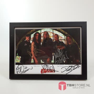 Saxon - Gesigneerde foto (Overige themas), Verzamelen, Verzenden, Zo goed als nieuw
