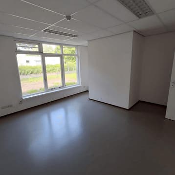Bedrijfsruimte in Hoofddorp gevonden voor €310,- pm, Zakelijke goederen, Bedrijfs Onroerend goed