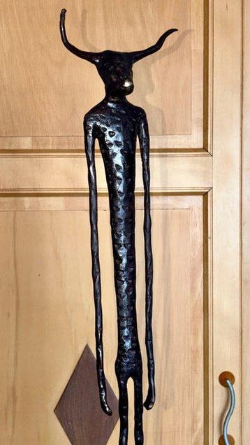 Abdoulaye Derme - sculptuur, Le Minotaure - 83 cm - Brons