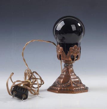 Lamp - Jugendstil Nachtlampje met rode glaskap • gemerkt