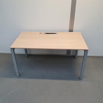 Vepa bureau met elektra aansluiting  - 140x80 cm, Ophalen of Verzenden, Nieuw