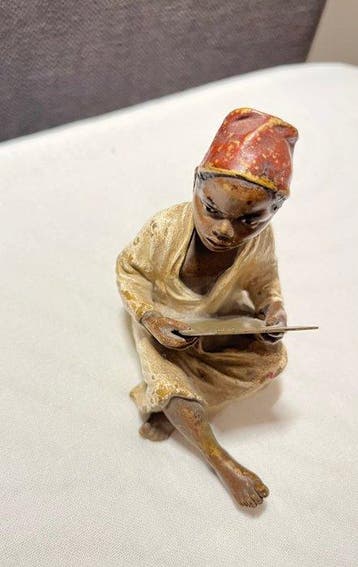 Franz Bergmann - Beeldje, schooljongen - 10 cm - Koud