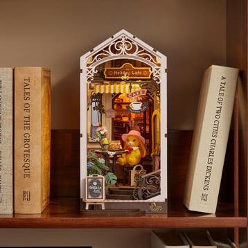 Robotime Book Nook Holiday Café Miniatuur Modelbouw Knuts.., Verzenden, Nieuw