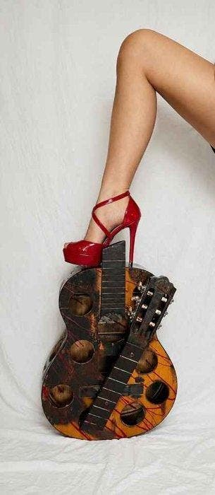 Arianna De Blanck (2003) - CRIMSON NOTE (Stiletto on Burning, Antiek en Kunst