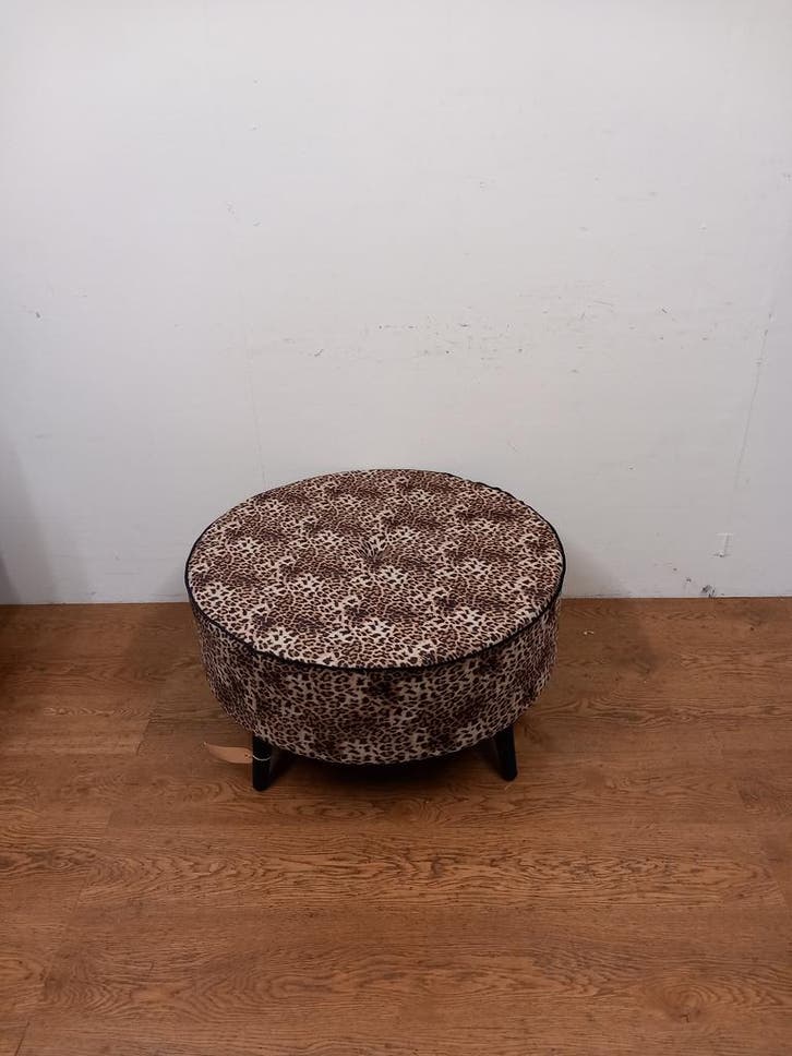 Nieuwe Poef Panterprint - P07 Vintage/Café, Huis en Inrichting, Banken | Bankstellen, Ophalen