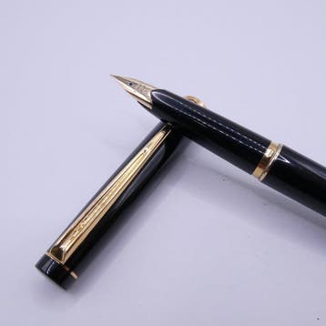 Pilot - Pilot Fountain Pen Elite Black 14K-585 Gold Nib -, Verzamelen, Pennenverzamelingen, Nieuw