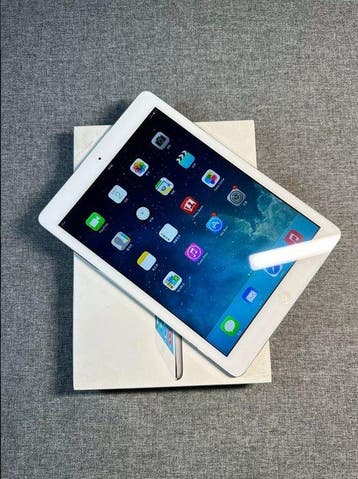 Apple IPad Air 16 Giga Wifi - Computer, Nieuw