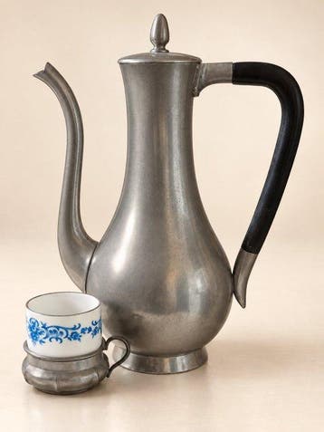 Royal Holland - Kruik (2) - Tin, Keramiek - TINnen koffiepot