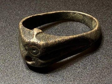 Oud-Romeins Brons Aantrekkelijke en zeldzame ring met een