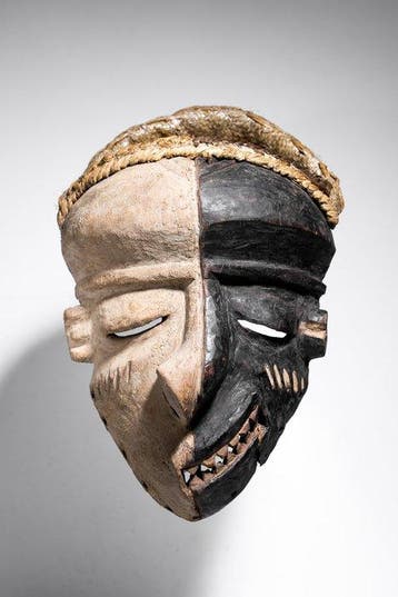 Mbangus epileptisch masker - Pende - DR Congo (Zonder