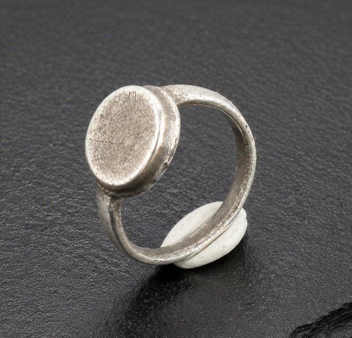 Oud-Romeins Zilver Oud-Romeinse signetring – 2e–4e eeuw na, Verzamelen, Mineralen en Fossielen