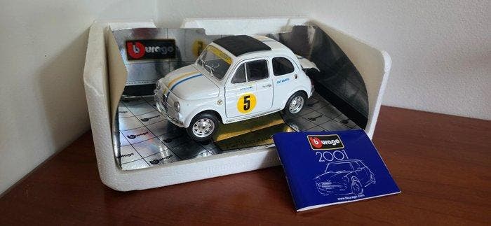 Bburago 1:16 - Modelauto - Fiat 500 Abarth, Hobby en Vrije tijd, Modelauto's | 1:5 tot 1:12