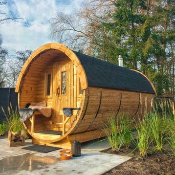 Barrel sauna Thermowood met veranda buitensauna 4-6 pers, Ophalen of Verzenden, Nieuw, Fins of Traditioneel, Complete sauna