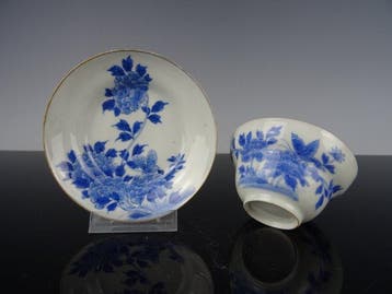 Kop en schotel - Porselein - Qing dynastie 1644-1911