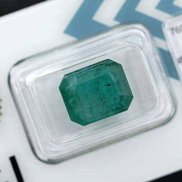 Zonder minimumprijs - 1 pcs Groen Smaragd - 8.25 ct -, Nieuw