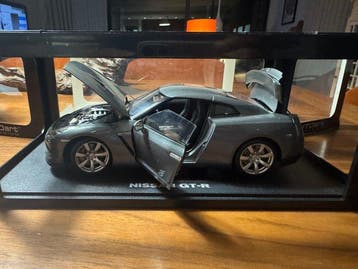 Autoart 1:18 - Modelauto - Nissan GT-R R35, Nieuw
