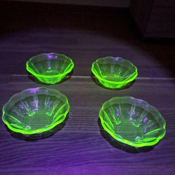 Set kommen (4) - Uraniumglas - Duitsland/Bohemen, Antiek en Kunst