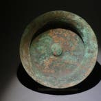 Oud-Grieks, Hellenistisch Brons Komvormige schotel Omphalos.